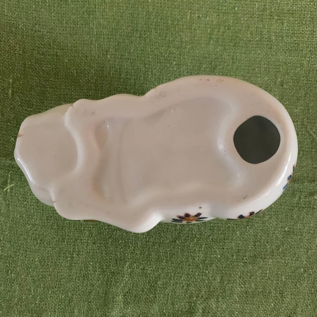 伊万里焼き　眠り猫置物