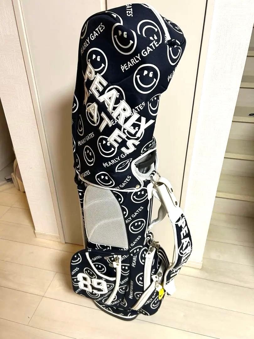 PEARLY GATES スマイル柄ゴルフバッグ