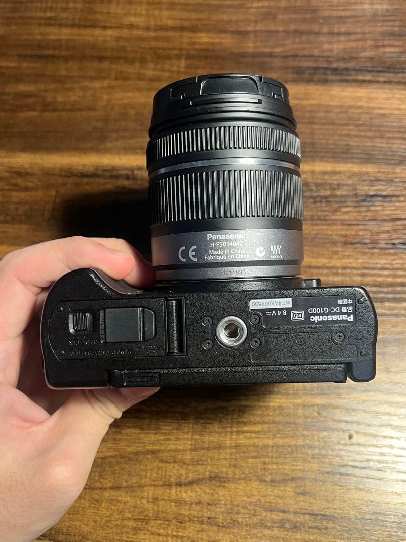 ミラーレス一眼 lumix g100d ＋ 14-42mm f3.5-5.6