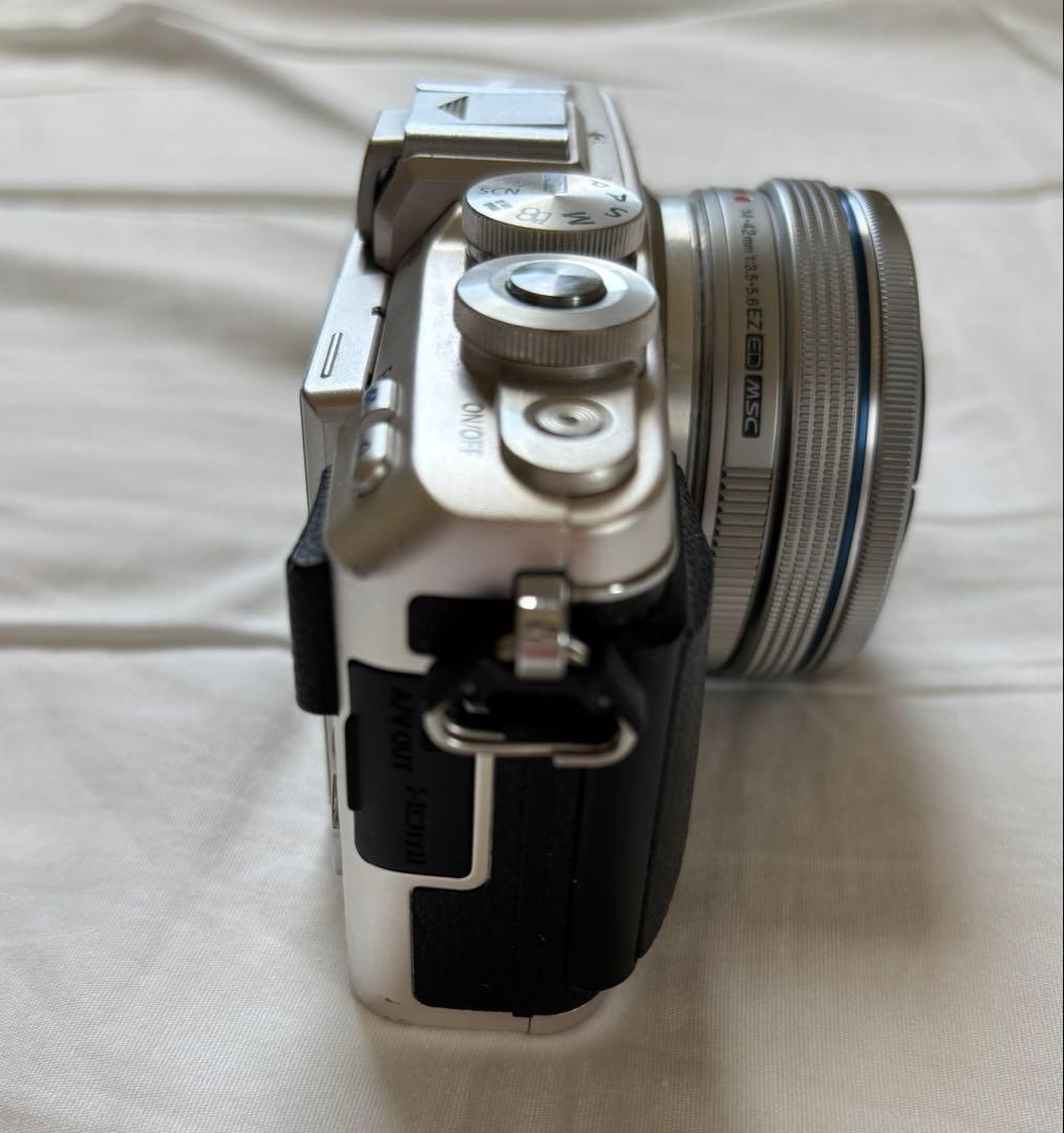 美品 オリンパス PEN E-PL7 ミラーレス一眼デジタルカメラ