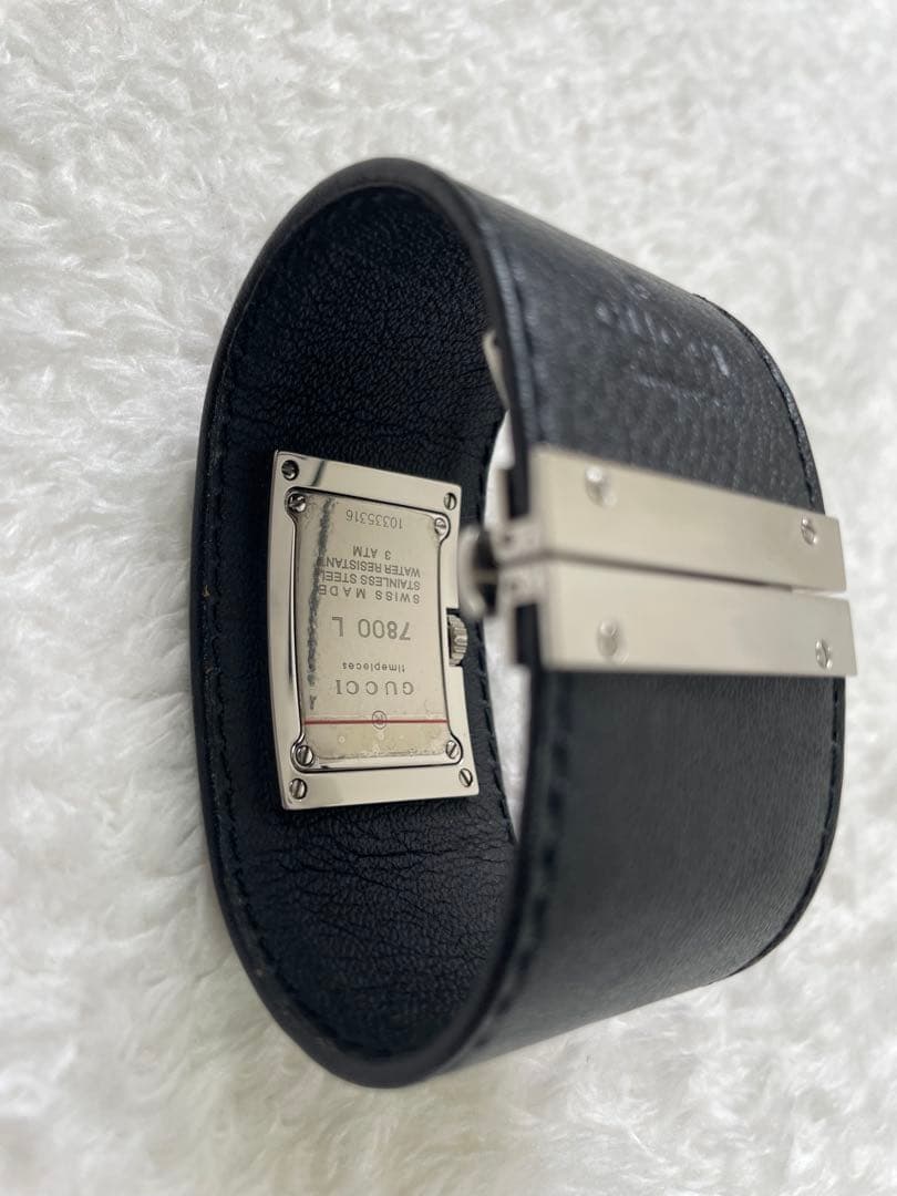 美品GUCCI レザー腕時計 スクエアフェイス