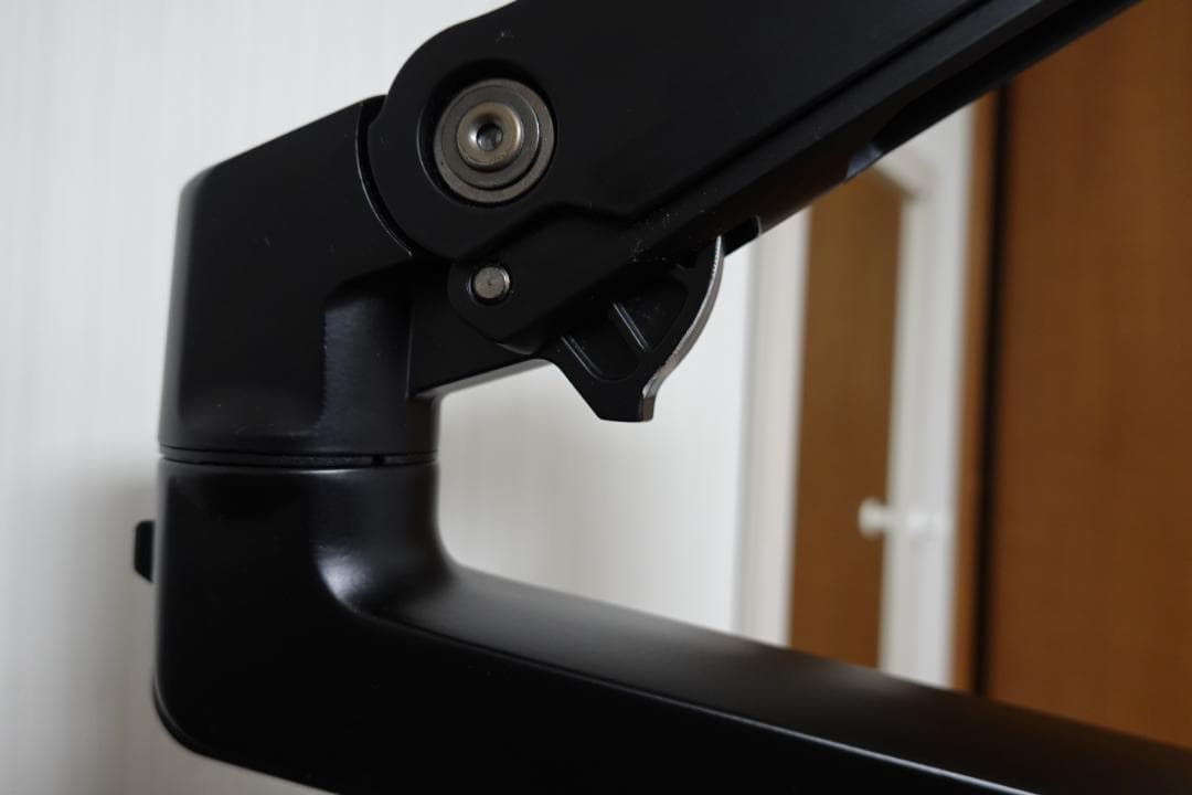 Amazon Basics【エルゴトロン LX】モニターアーム+ノートPCトレイ