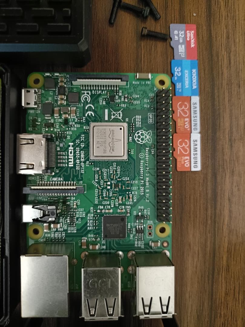 Raspberry Pi 4&3、ヒートシンクとSDカード付きセット