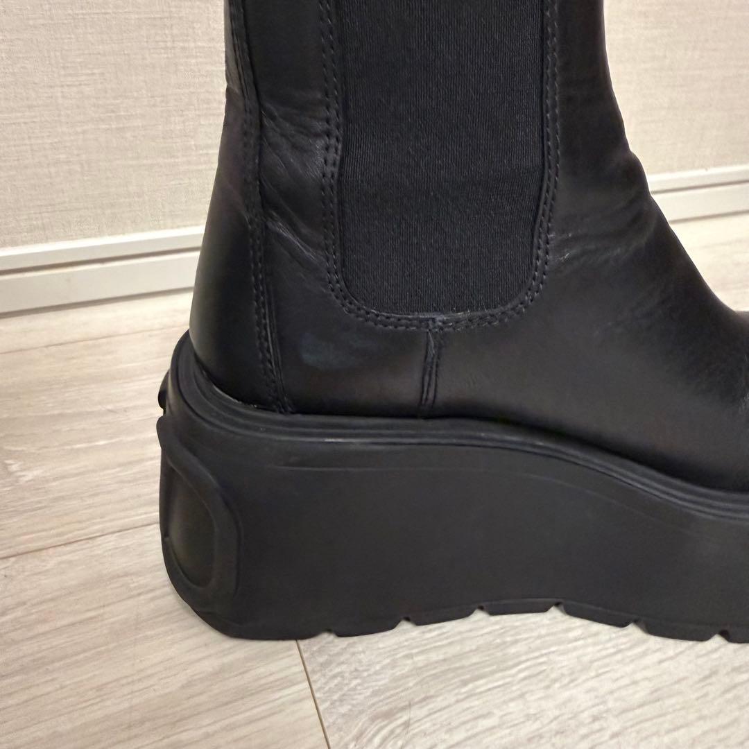 ヴァレンティノ　サイドゴアブーツ ブラック 厚底 Vロゴ