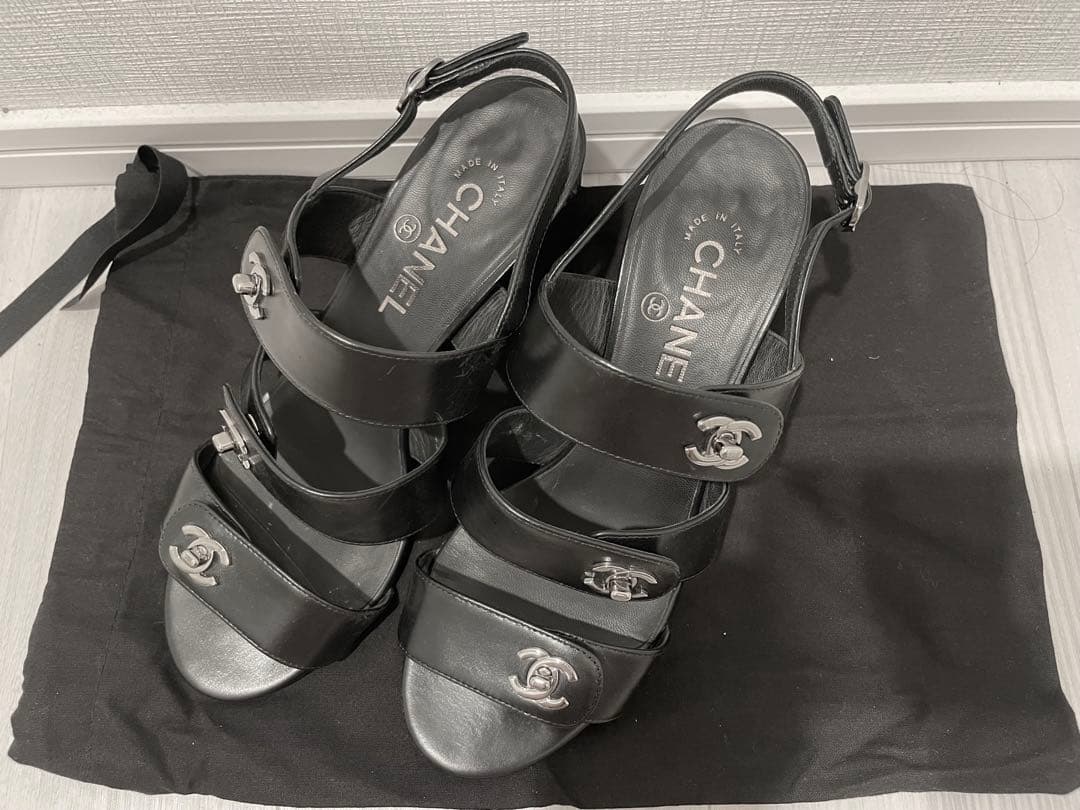 【美品】CHANEL ターンロックサンダル ヒール7cm