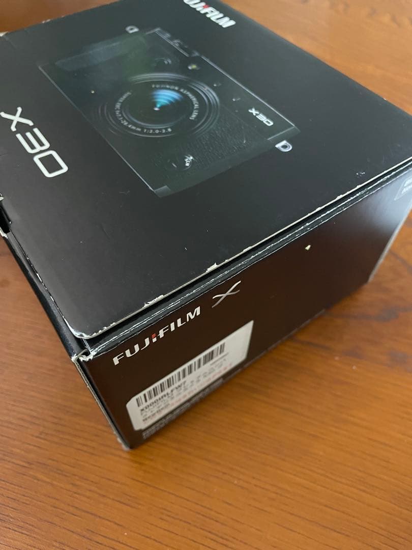 【新品未使用品】　FUJIFILM プレミアムコンパクトデジタルカメラ　X30