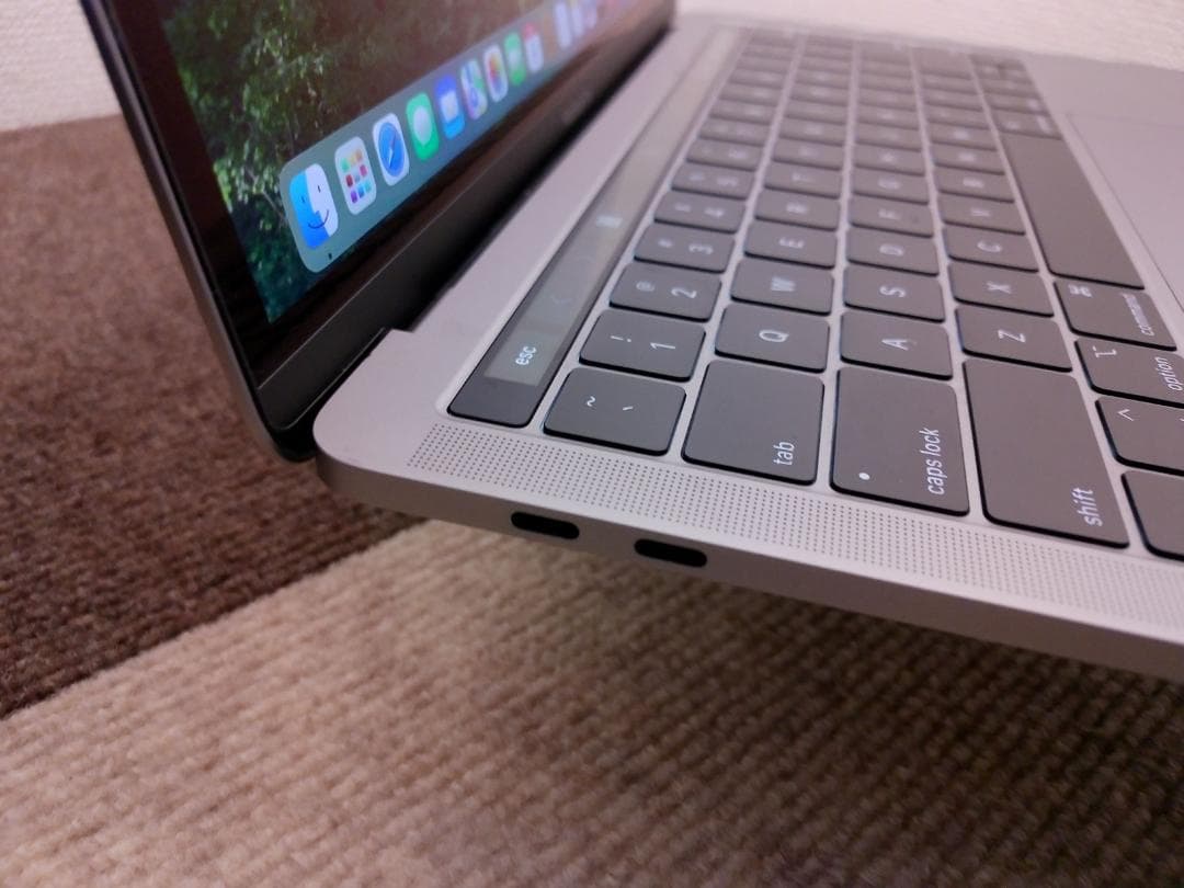 MacBook Pro 2018 A1989 i7 13㌅ バッテリー良好