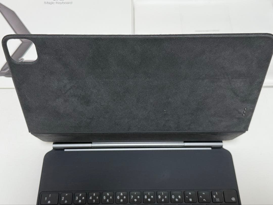 純正Magic Keyboard MXQU2J/A 12.9インチ