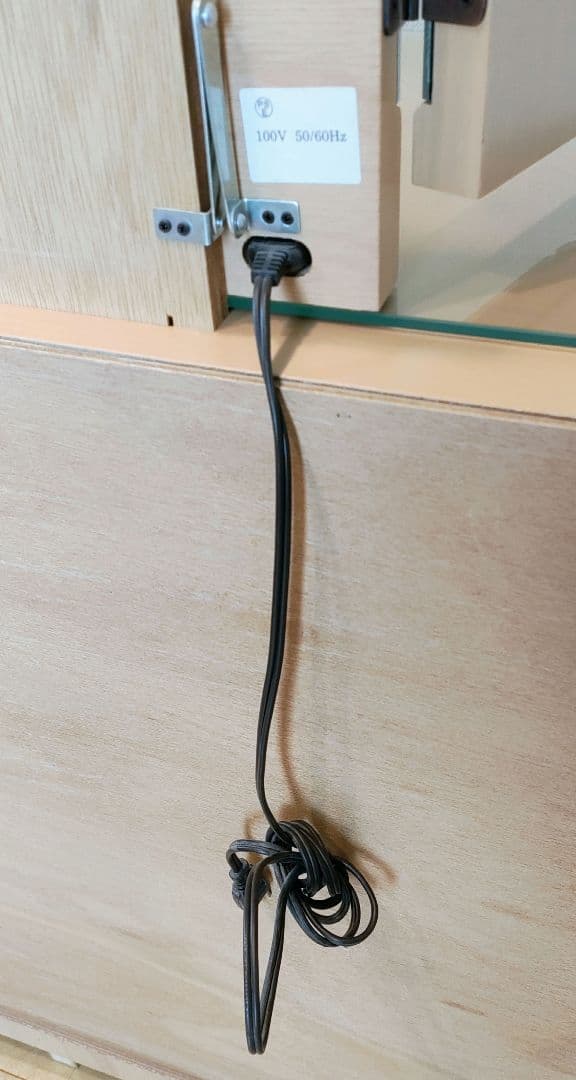 ドレッサー　椅子　天板クリアガラス付き　コンセント付き