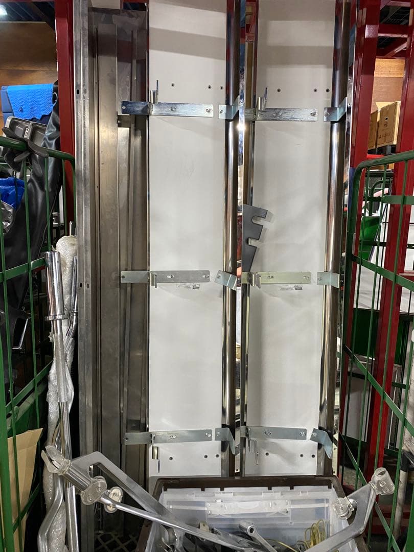 TECHNOGYM ミラー付きトレーニングマシン　キネシス