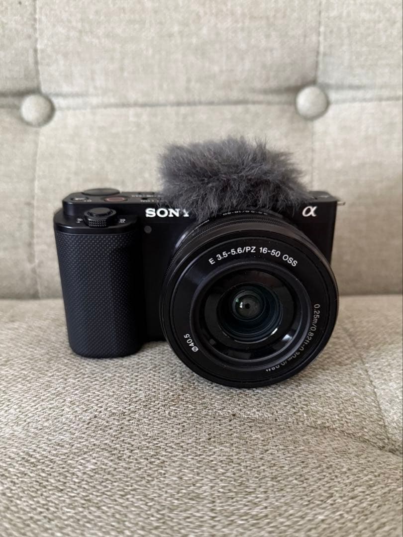 【使用少なめ】SONY ZV-E10ミラーレスカメラ+グリップ+メモリーカード付