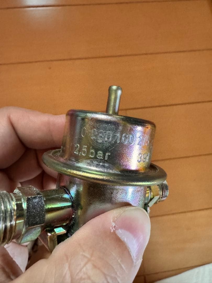 BOSCH 燃料圧力レギュレーター 0 280 160 215