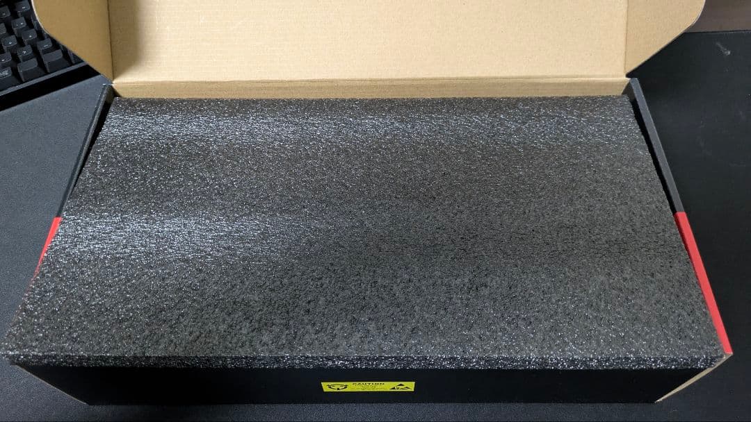 RX 9070 XT Steel Legend Dark 16GB　【美品】