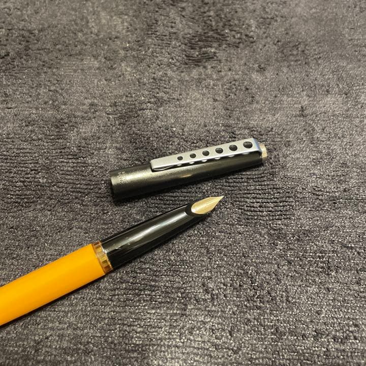 モンブラン カレラ 522P万年筆 14金 激レアの回転吸入式 ポルシェコラボ