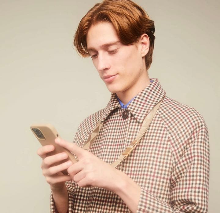 ドイツ発XOU XOU iPhone 12 pro ストラップ付きスマホケース