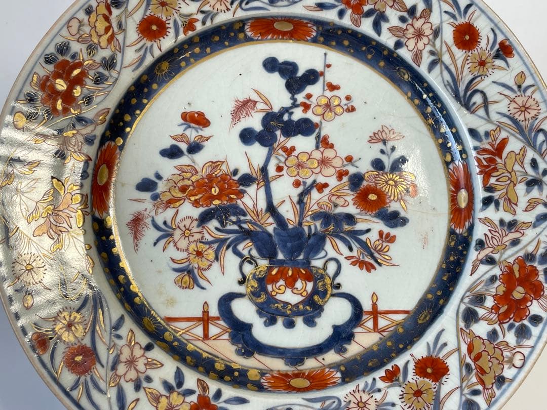 骨董　アンティーク　古伊万里　色絵　輸出伊万里　花唐草　花籠文様　皿　丸皿