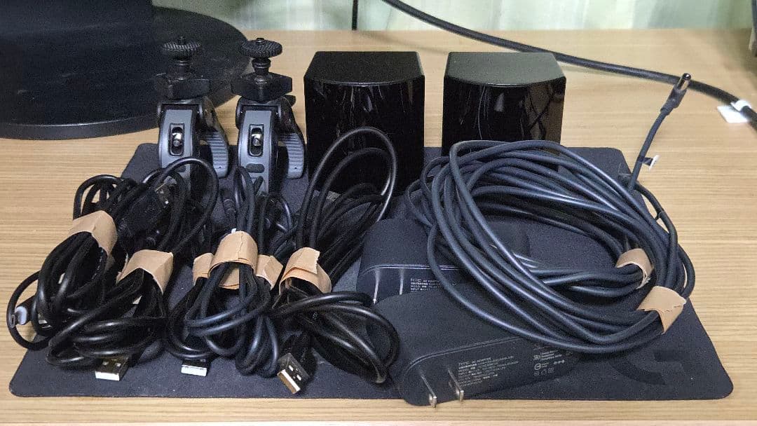 VIVEトラッカー2018×4 ベースステーション2.0×2セット