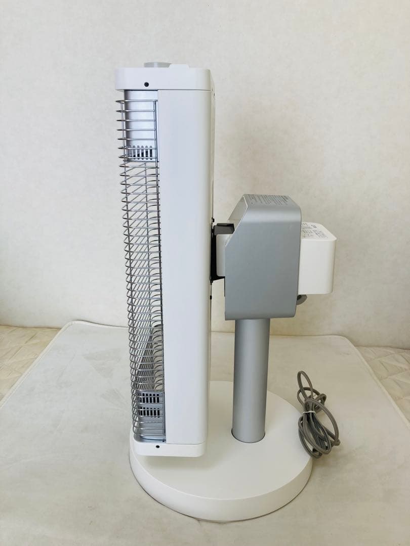 美品　ダイキン　遠赤外線暖房機　セラムヒート　ERFT11WS-W　2019年製