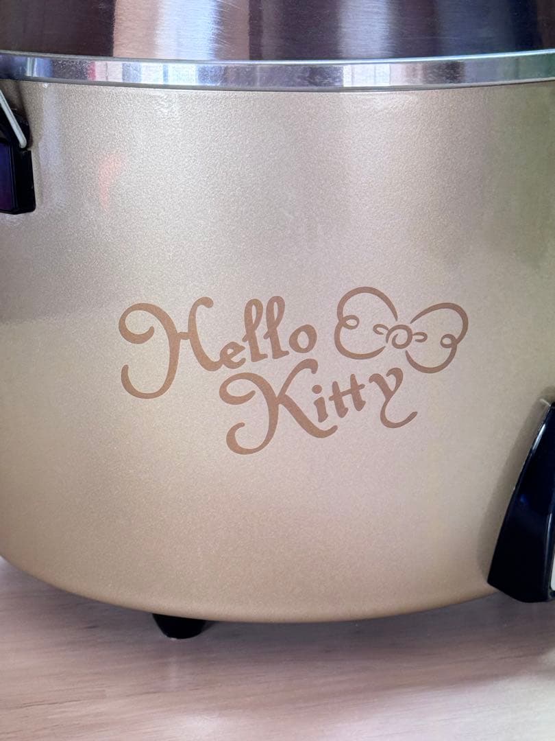 大同電鍋 10合 限定ハローキティーゴールドモデル　Hello kitty