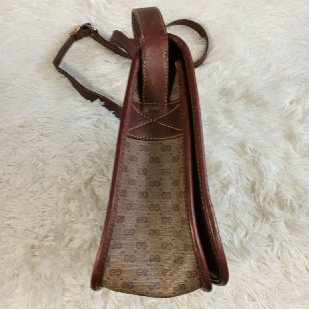 emission【GUCCI】グッチ　ショルダーバッグ　シェリーライン　✨