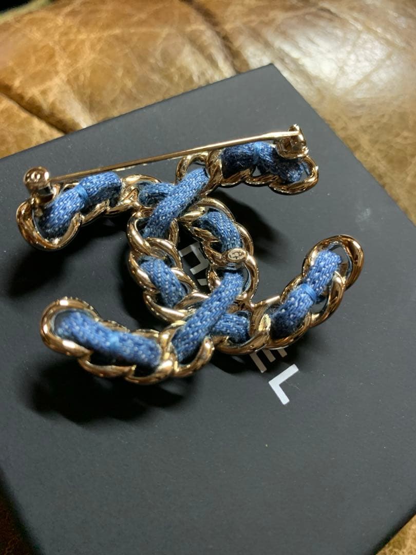 CHANEL シャネル　デニムブローチ　ココマーク　シルバー