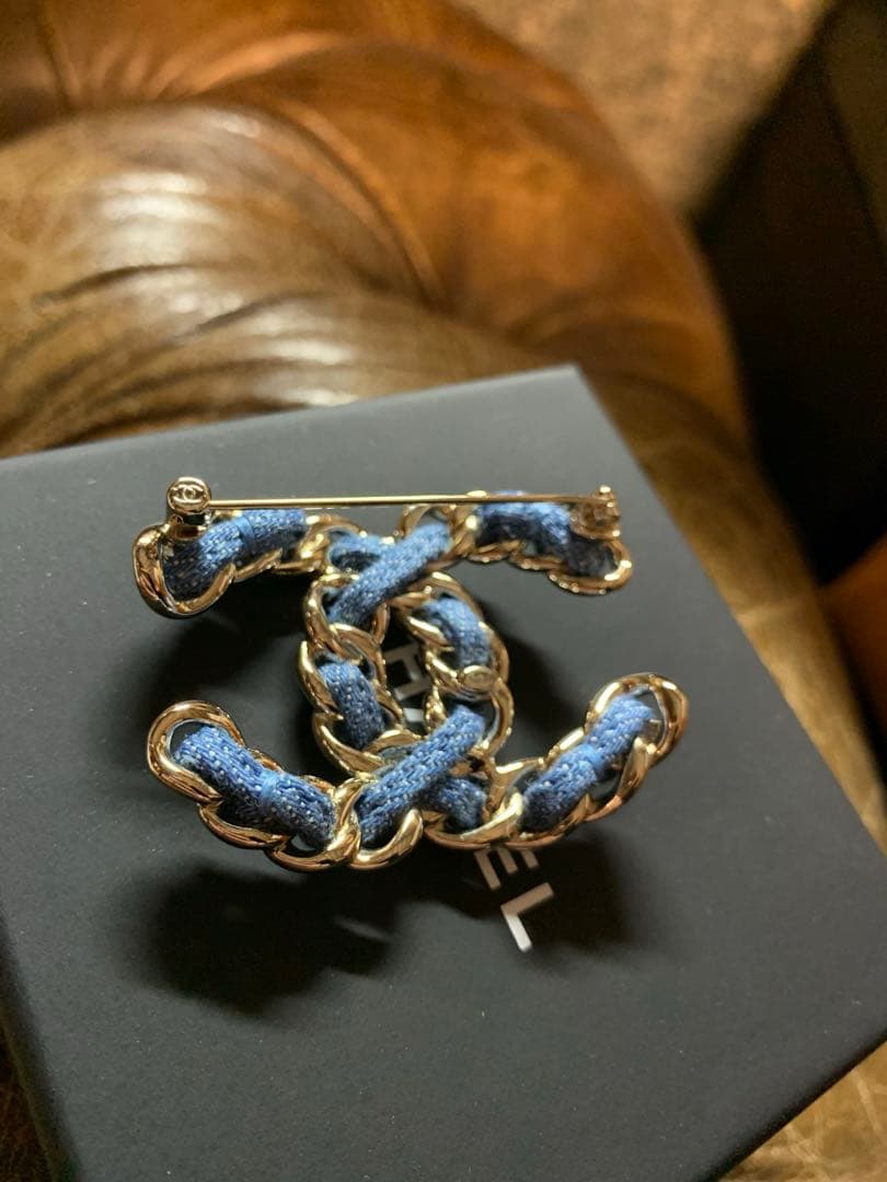 CHANEL シャネル　デニムブローチ　ココマーク　シルバー