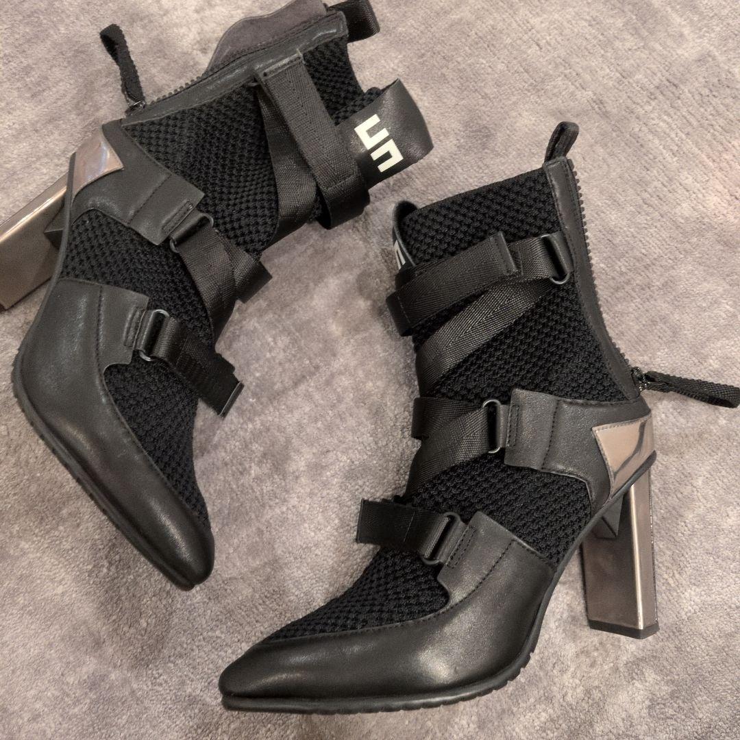 UNITEDNOODスポーティーブラックブーツ 高ヒール