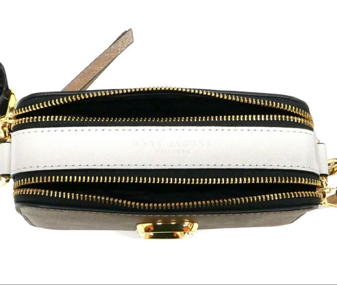 今だけセール‼️今日処分‼️結構綺麗】 MARC JACOBS スナップショット