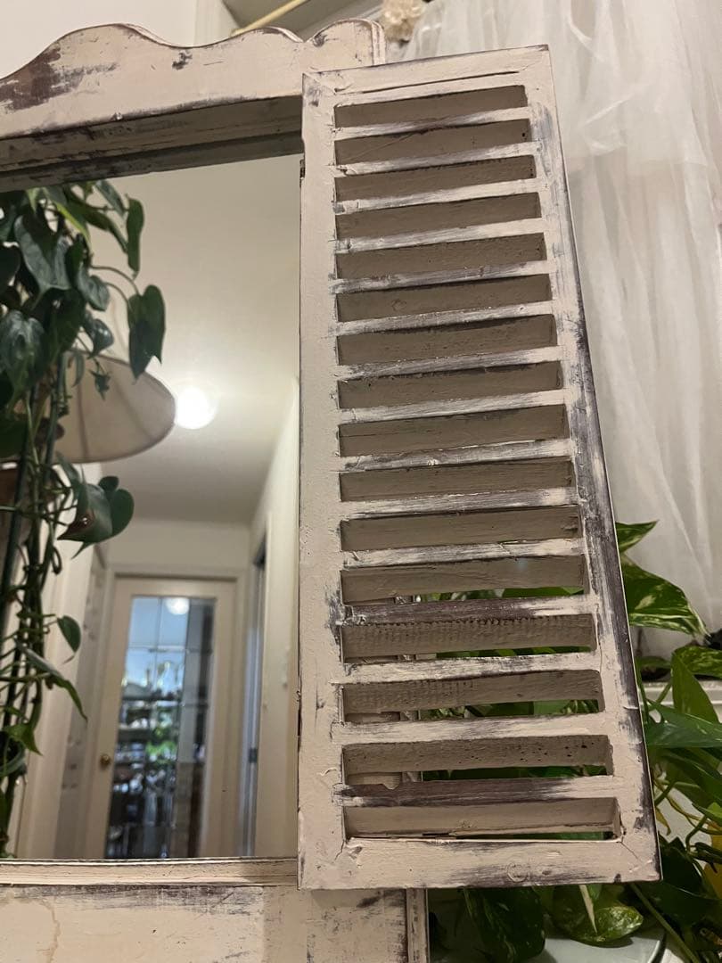 ウォールミラー シャビー 扉タイプ 白系