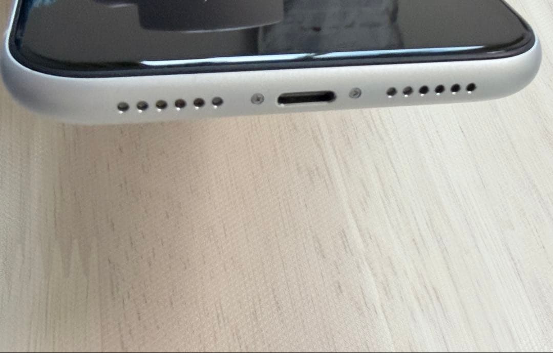 Apple iPhone XR 64GB ホワイト 本体　SIMフリー