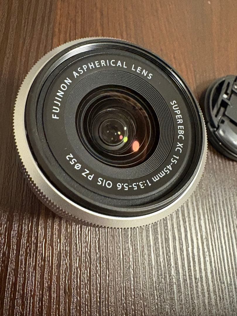 FUJIFILM X-A5 ミラーレス一眼カメラ 本体とレンズセット