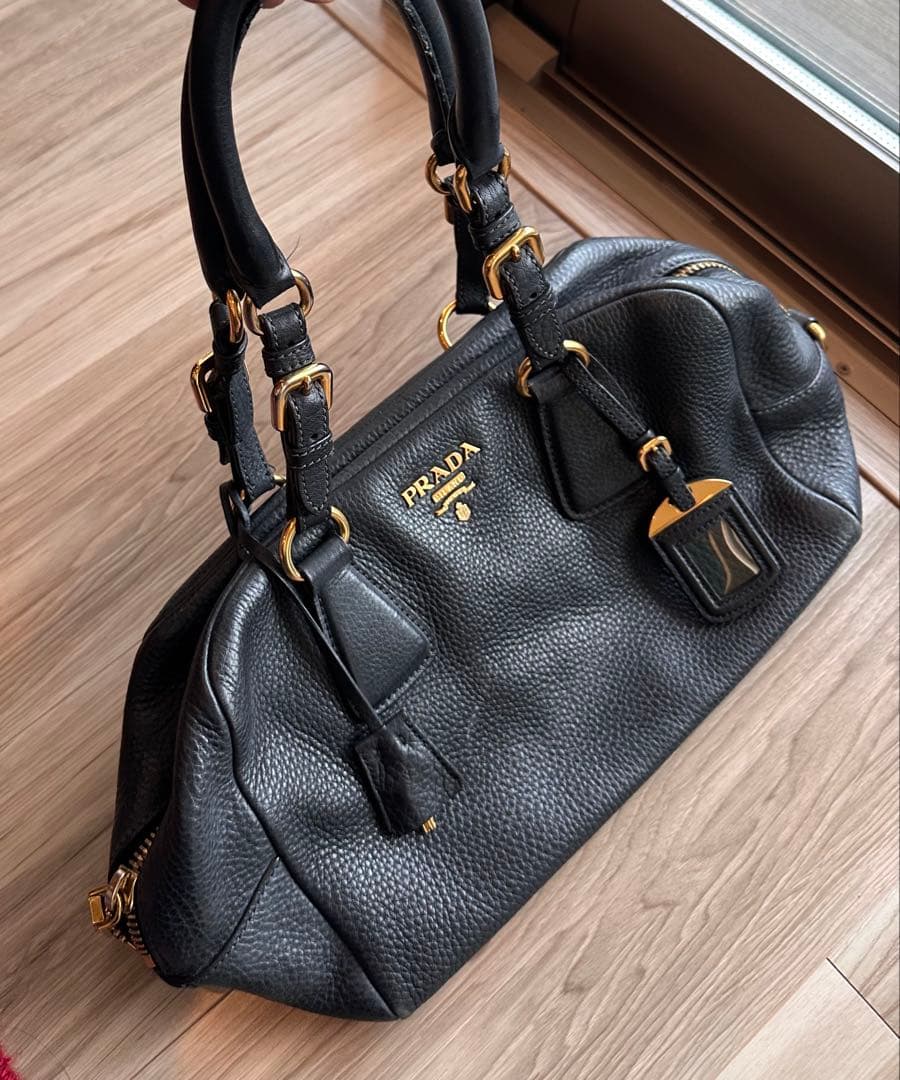 Prada プラダ レザー ハンドバッグ