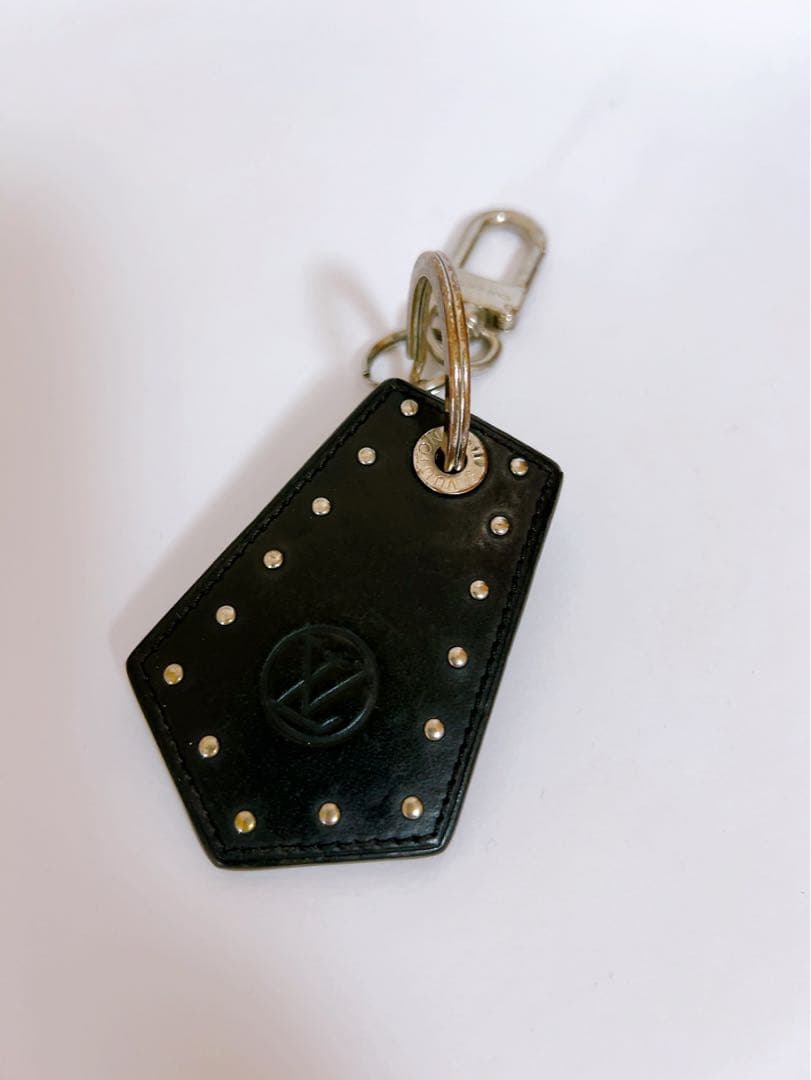ルイヴィトン　LOUIS VUITTON キーホルダー　モノグラム　ブラック