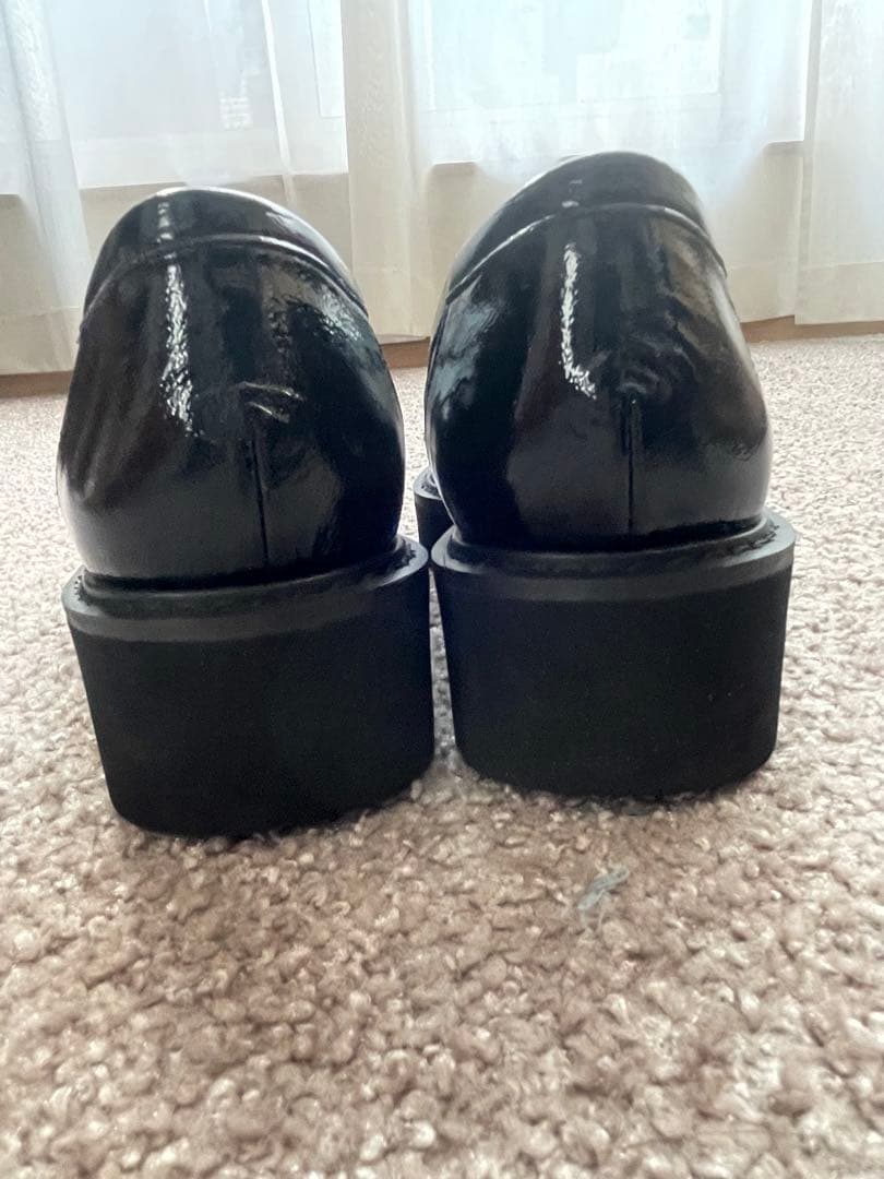 DIANA ビジュー付きブラックローファー