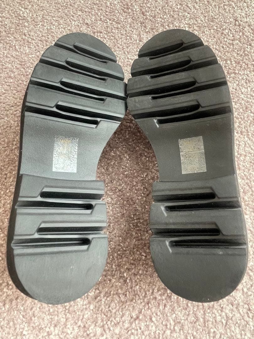 DIANA ビジュー付きブラックローファー