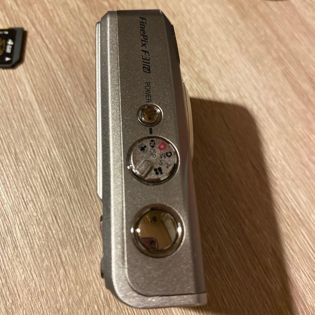 動作品☆送料無料　FUJIFILM FinePixF31fd 本体のみ