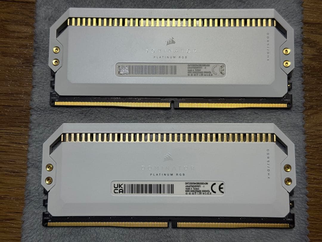 メモリー Corsair DominatorPlatinum DDR5 16GB*2