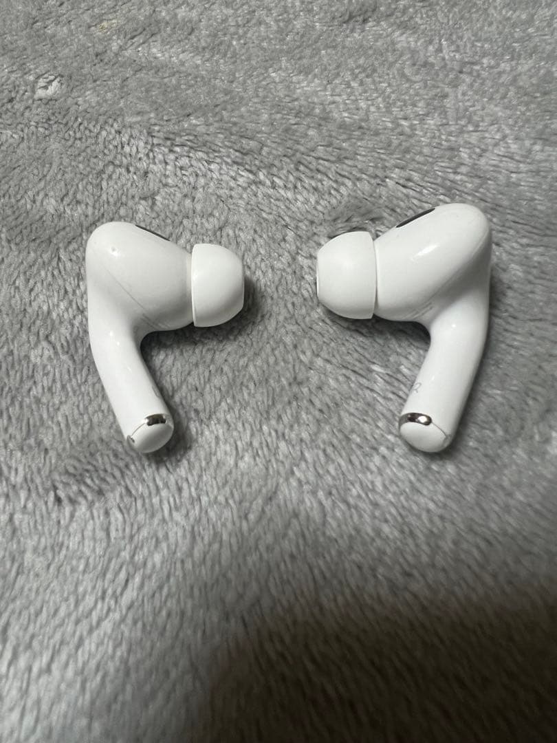 AirPods Pro 2 第二世代 本体 充電ケース付き　ジャンク品