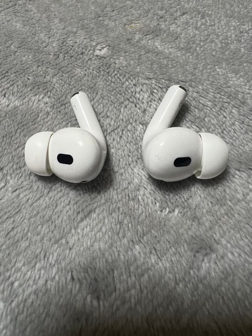 AirPods Pro 2 第二世代 本体 充電ケース付き　ジャンク品