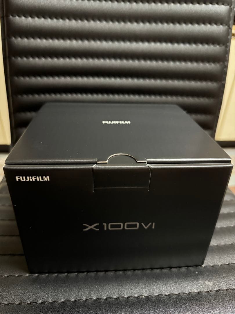 新品未開封　FUJIFILM X100VI BLACK 本体