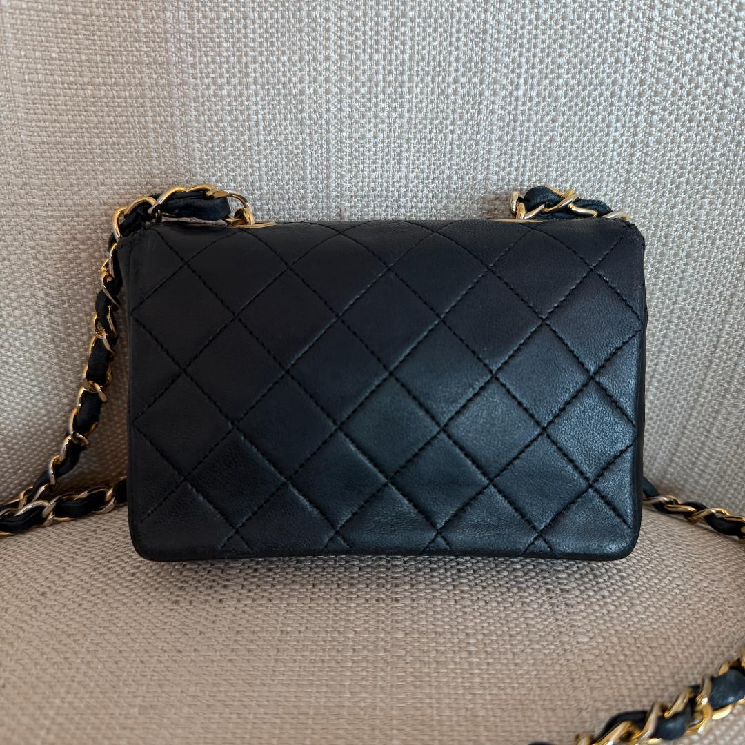 CHANEL ミニマトラッセ チェーンショルダーバッグ ブラック ラムスキン