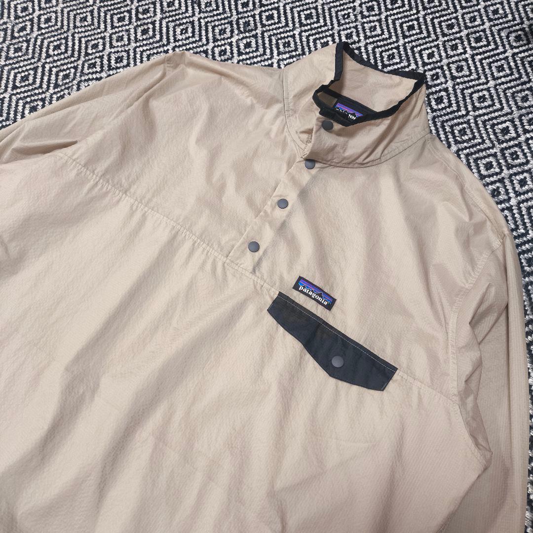 未使用　パタゴニア　スナップTフーディニ　ナイロン　ベージュ　XL