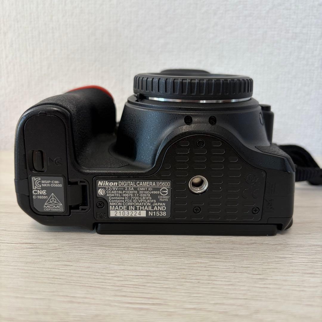 Nikon D5600 ダブルズームキッド＋35㎜単焦点レンズ