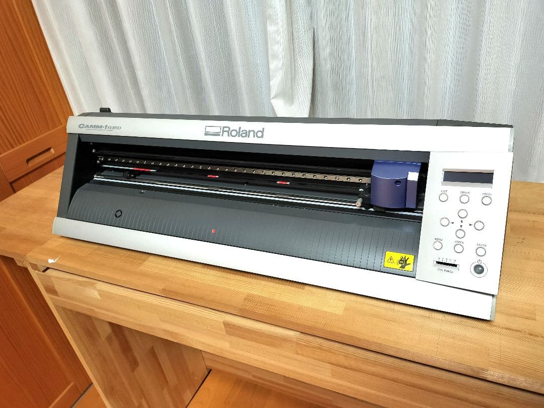 Roland CAMM-1 SERVO GX-24 カッティングプロッタ　マシン
