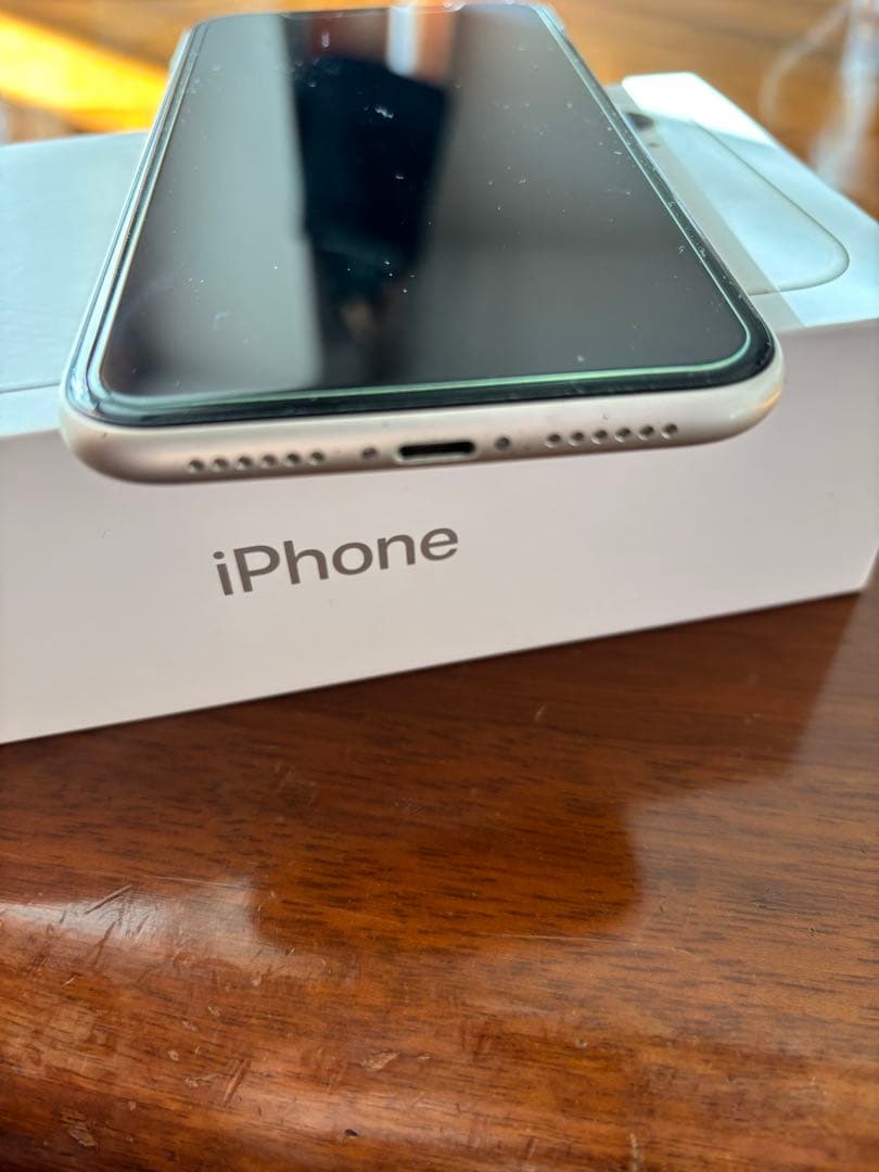 Apple iPhone 11 ホワイト128GB本体と付属品