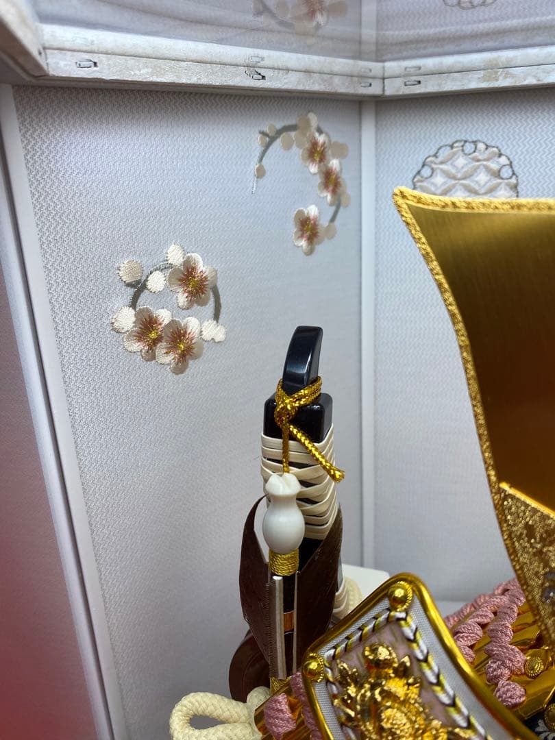 東京久月　五月人形　兜飾り　白塗り　六角形クリルケース入