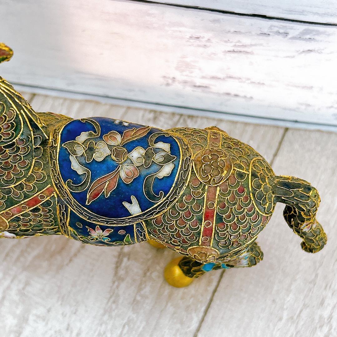 七宝焼　馬の置物　台付き　時代物　中国　繊細　首元装飾