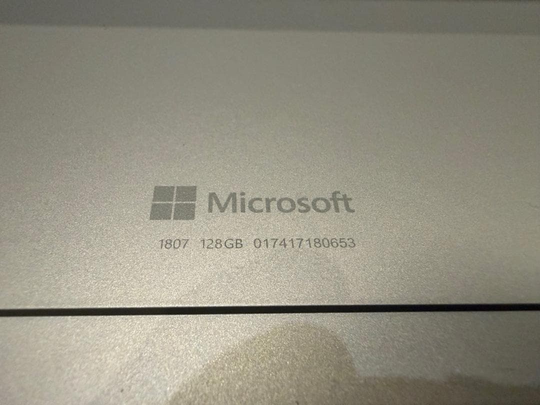 Microsoft Surface Pro 1807 +FMM-00019カバー