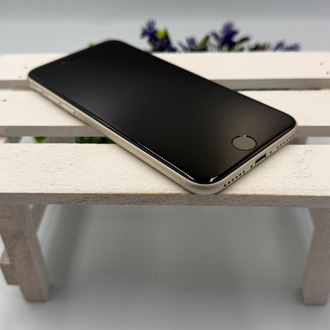 iPhone SE第3世代 64GB スターライト 265