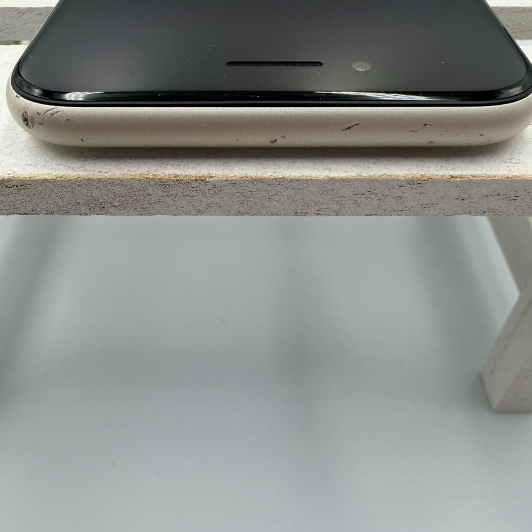 iPhone SE第3世代 64GB スターライト 265